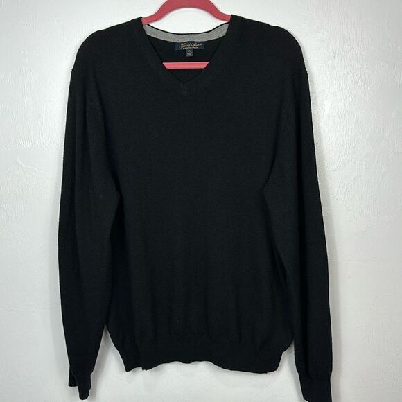 Brooks Brothers Extra Fine Merino Wool Black V-neck Pullover Sweater Size XL - Picture 2 of 10